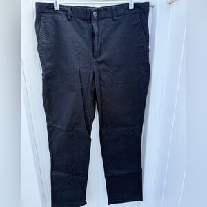Old Navy mens Ultimate Straight flex pants 36x32 Black